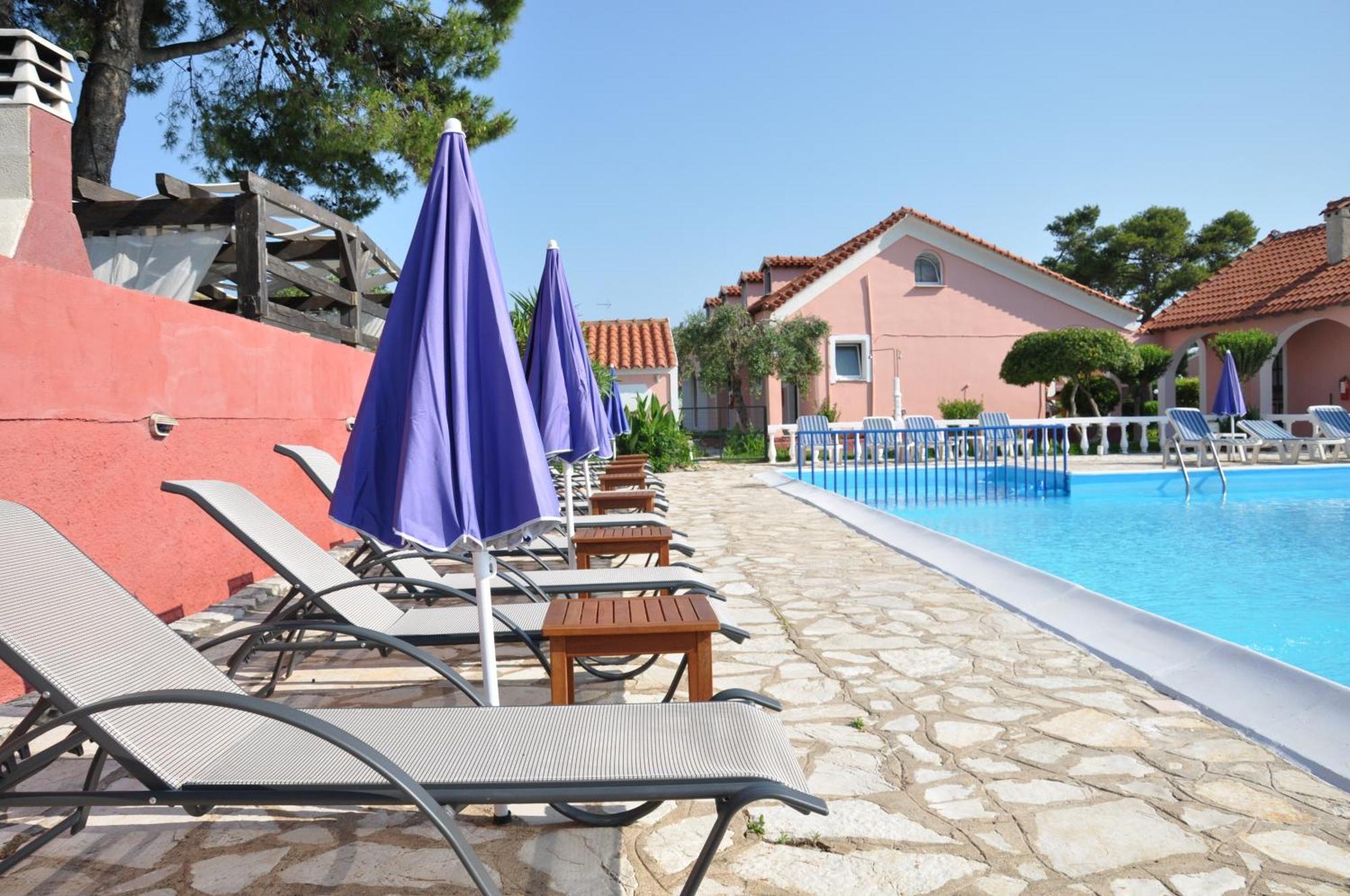 Tassos Apartments コルフ島 エクステリア 写真