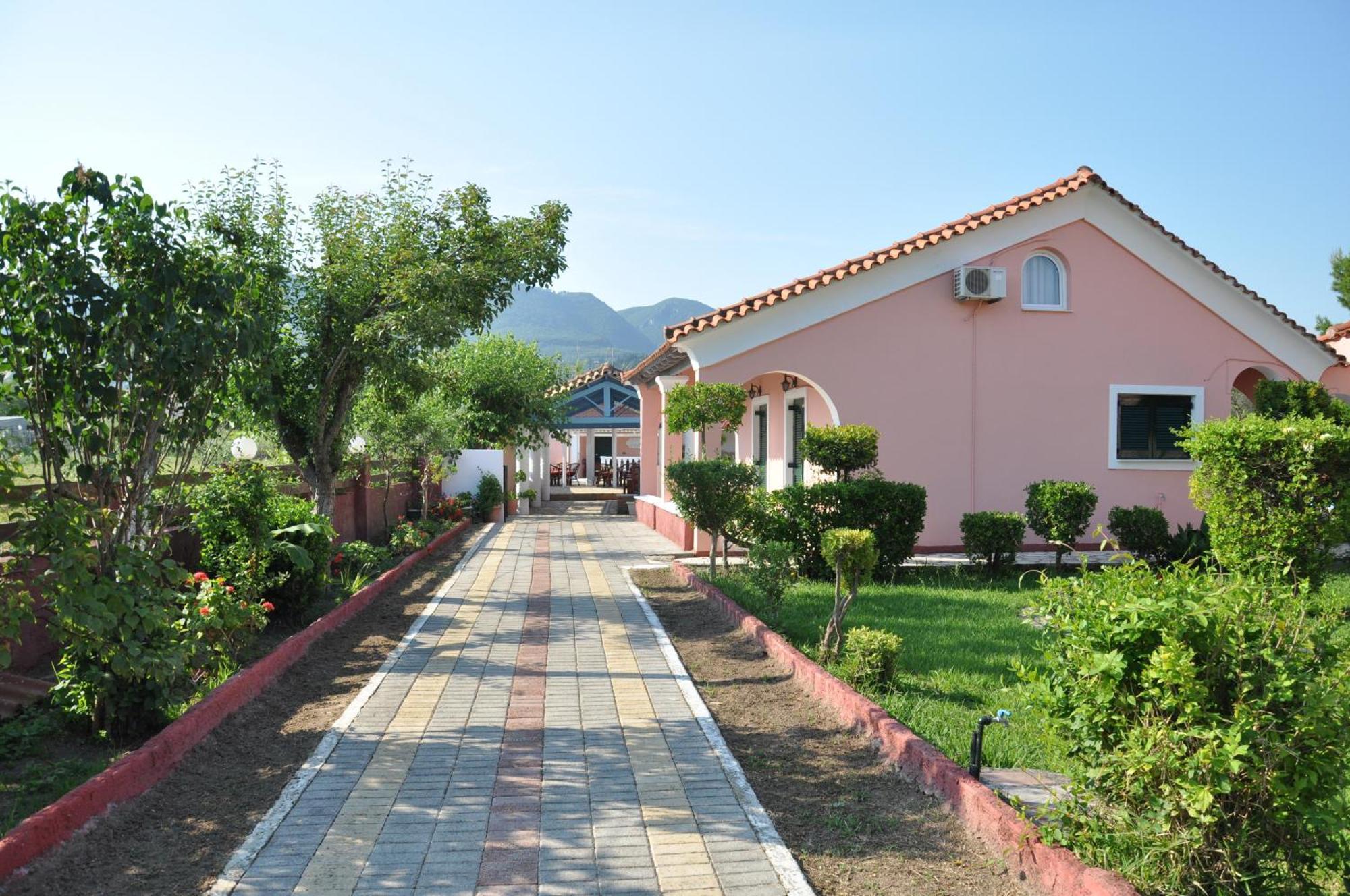 Tassos Apartments コルフ島 エクステリア 写真