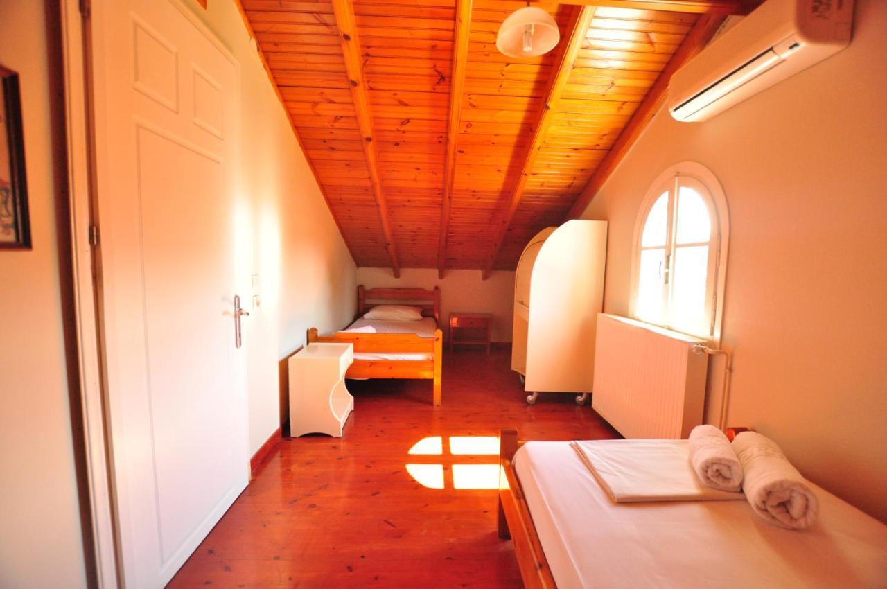 Tassos Apartments コルフ島 エクステリア 写真